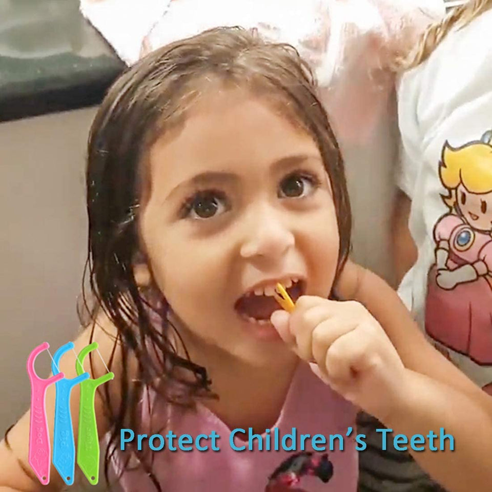 Dental Floss Picks, FAMILIFE Kids flossers Toddler Threaders Children Unwaxed Unflavored Fluoride Free Dental Floss Child Kid Flossing Sticks with Travel Cases 200 Picks